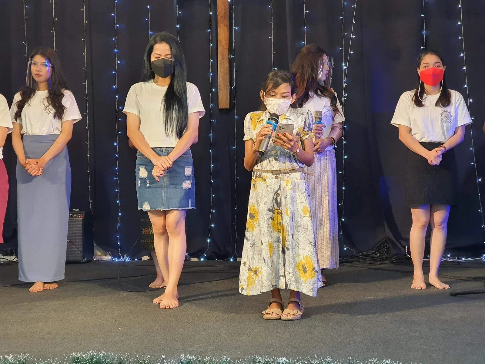 Naleng Real - Leading worship at Good News of Jesus Christ Church